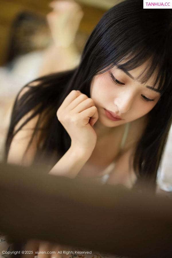   [XiuRen]高清写真图 2025.04.29 No.10215 茂木希子 性感红裙第65张图片